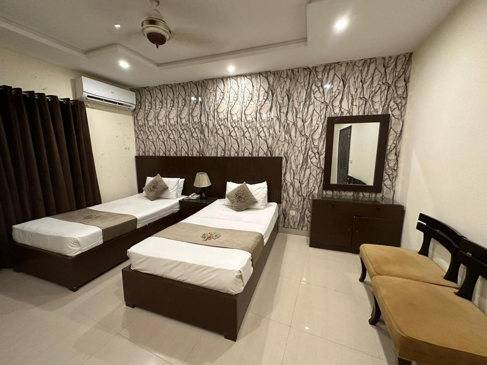 Green Fort Hotel Lahore Buitenkant foto