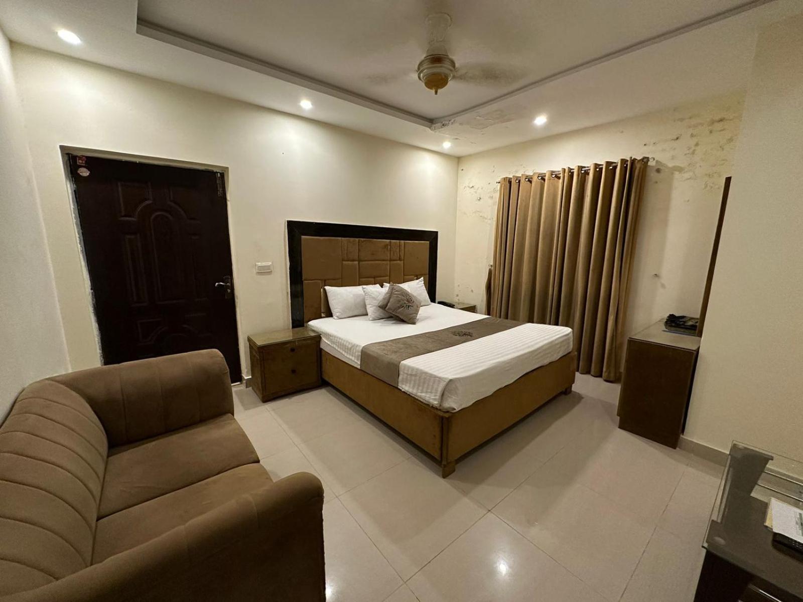 Green Fort Hotel Lahore Buitenkant foto