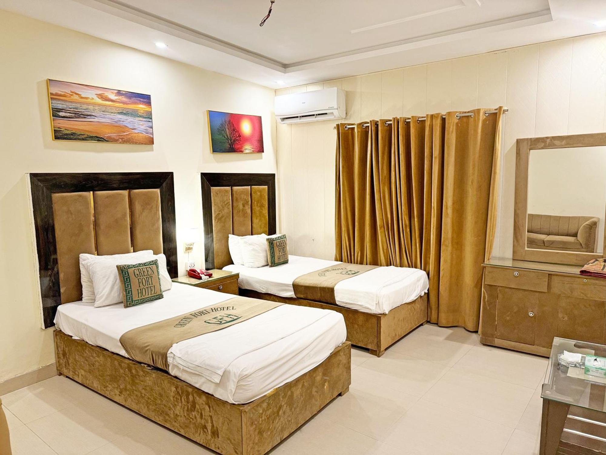 Green Fort Hotel Lahore Buitenkant foto